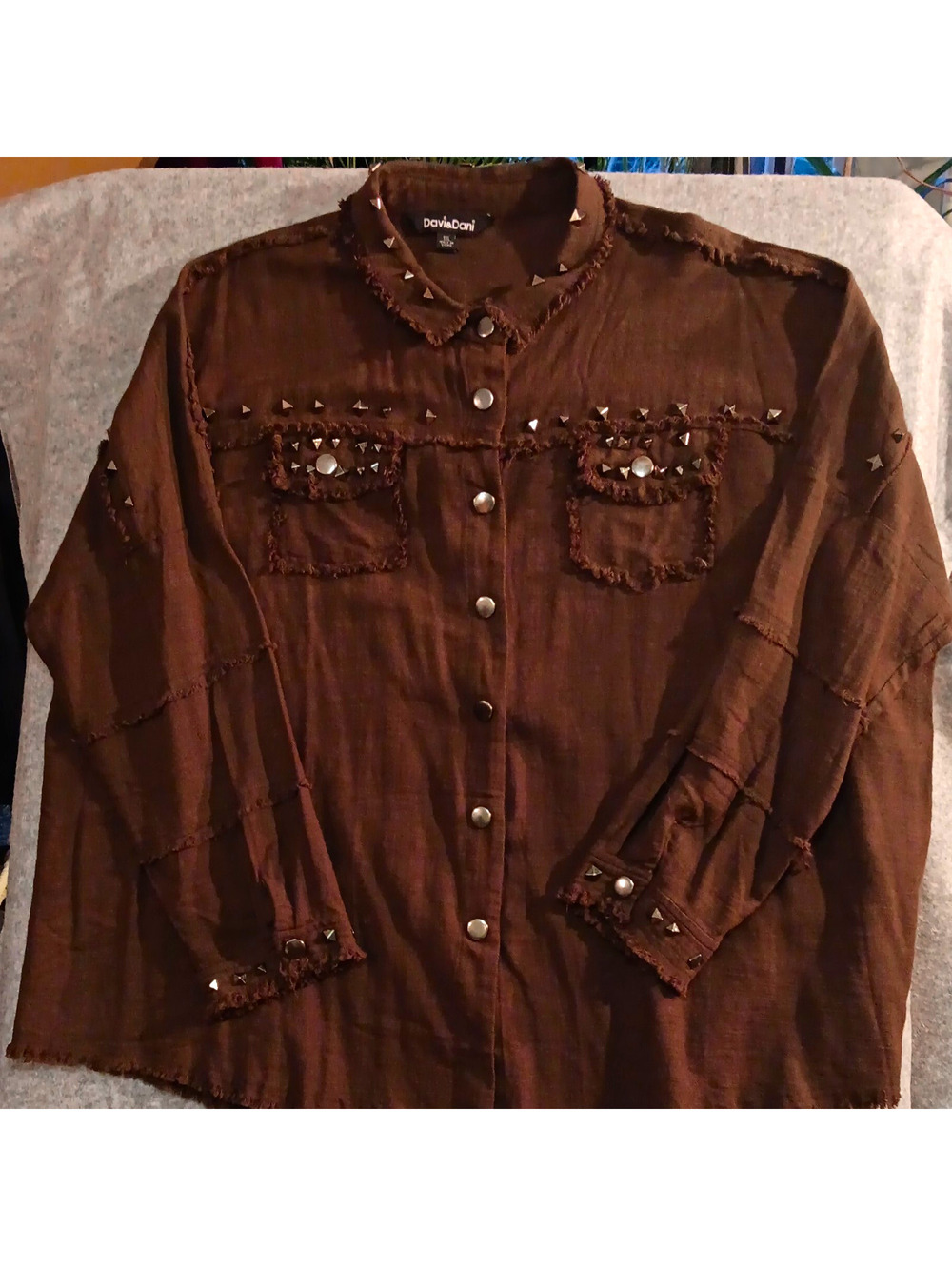 Davi & Dani XL Brown Solid Collared Long Sleeve Snap Front Studded Fringe Top